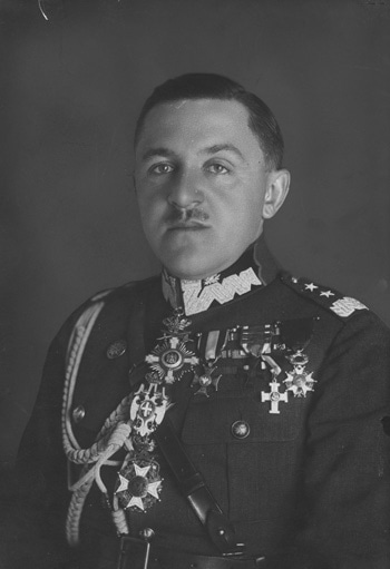 Tadeusz Piskor, generał brygady WP, szef Sztabu Głównego - fotografia portretowa.